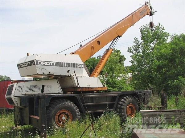 Drott 2500 Univerzální terénní jeřáby