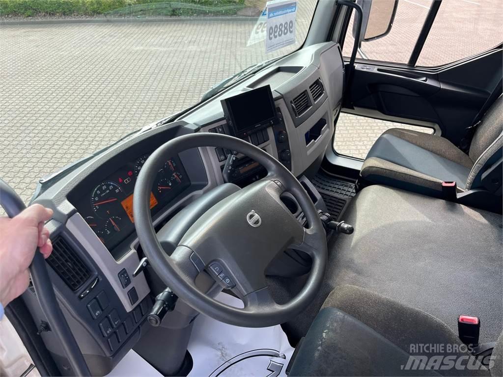 Volvo FL210 Skříňová nástavba