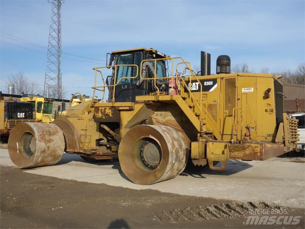 CAT 836H Stavebnictví - ostatní