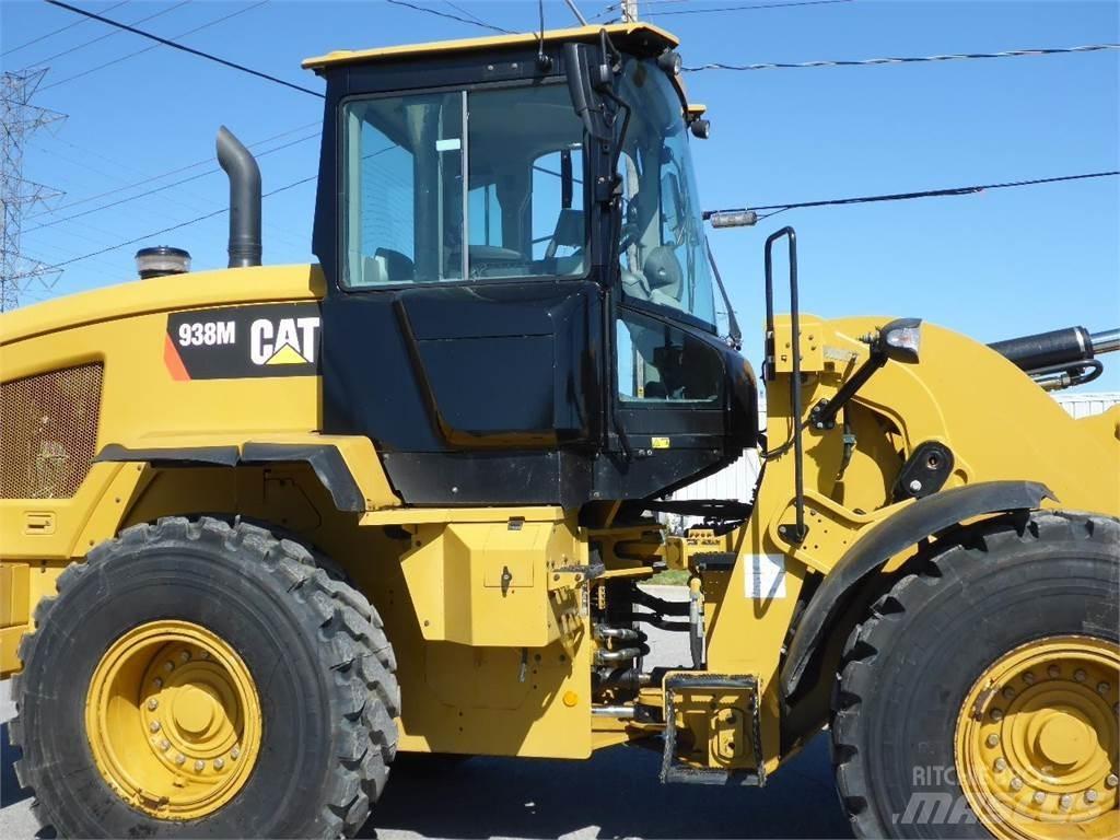 CAT 938M Kolové nakladače