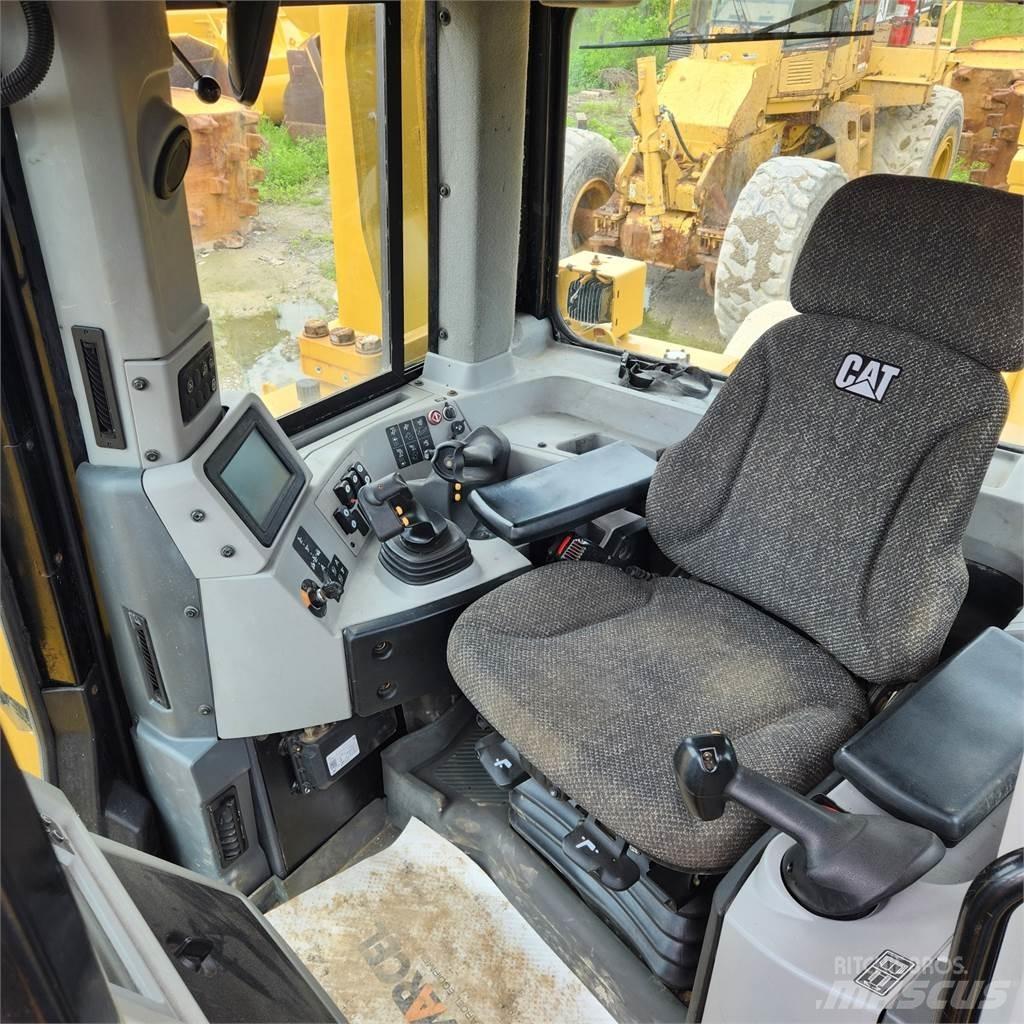 CAT D8T LGP Pásové dozery