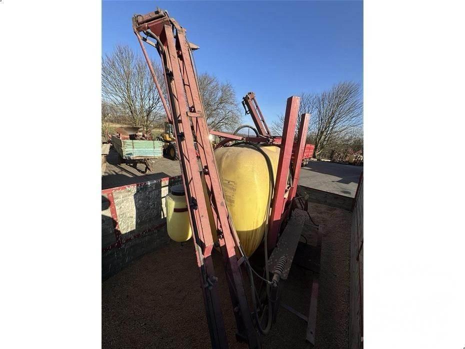 Hardi 1000 ltr., 12 m. Další