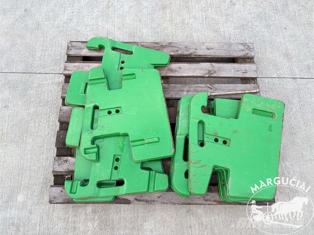 John Deere 400 kg. Další
