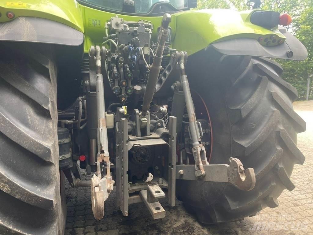 CLAAS AXION 830 Traktory