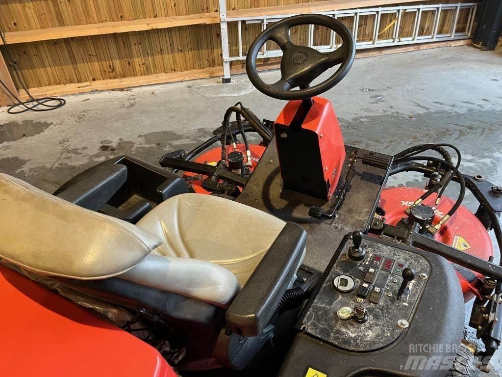 Jacobsen AR-3 Samojízdné sekačky