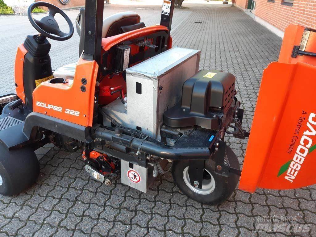 Jacobsen ECLIPS 322 Samojízdné sekačky