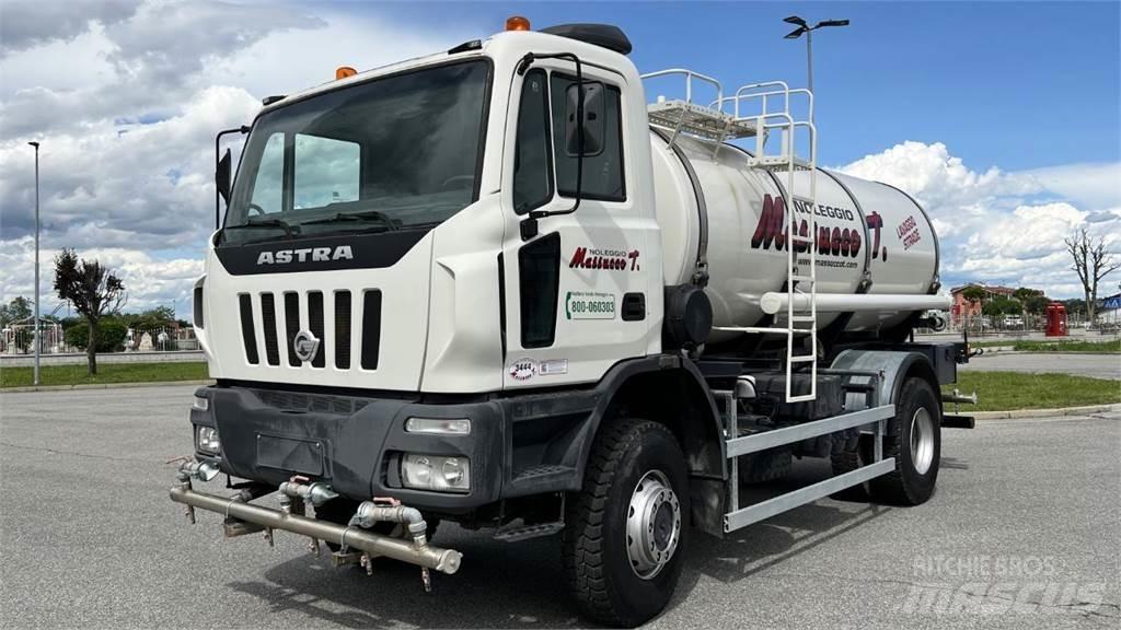 Astra HD8E 44.38 4x4 Cisternové vozy