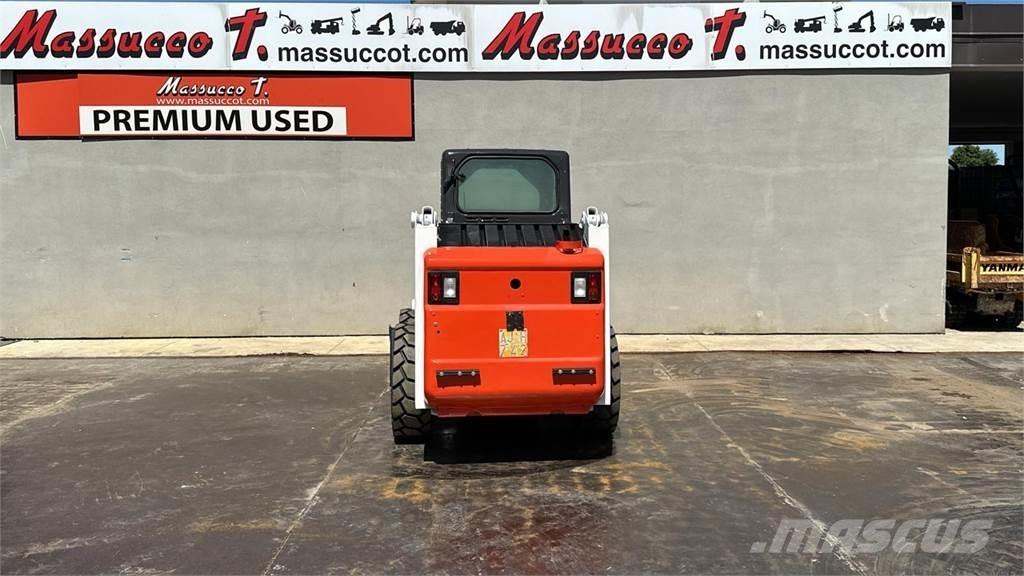 Bobcat S130 Kolové nakladače
