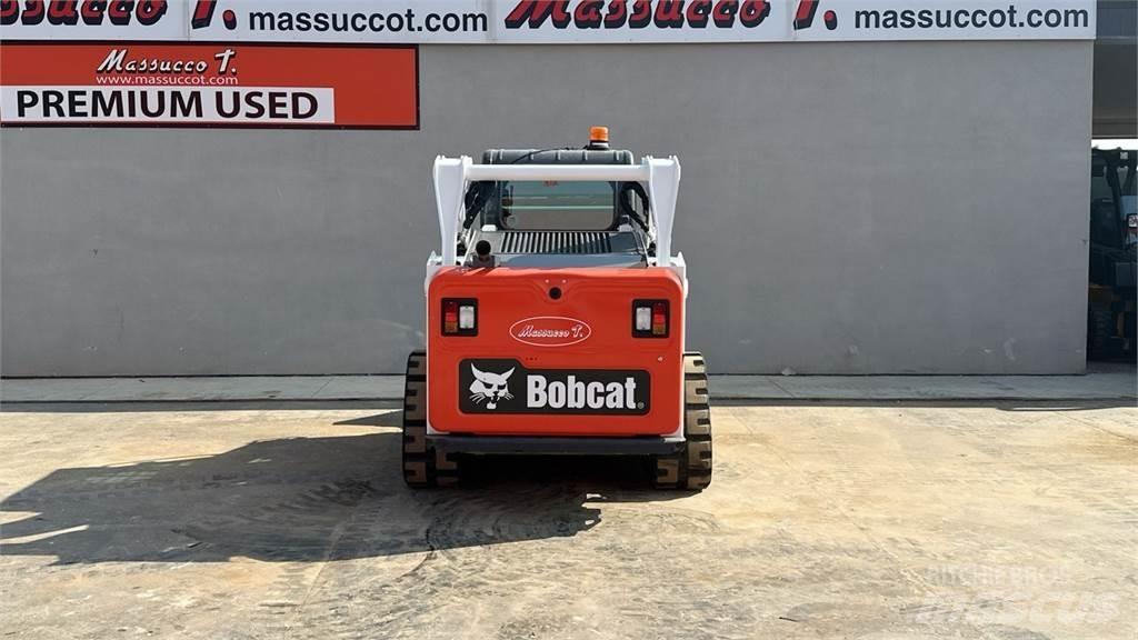 Bobcat T590 Smykem řízené nakladače