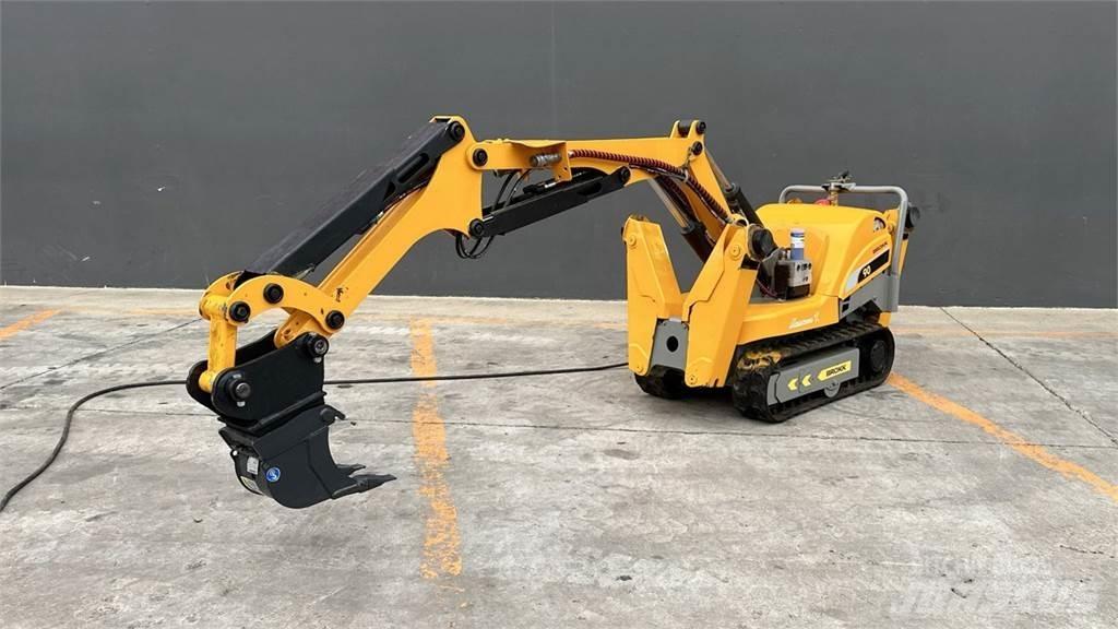 Brokk 90 Mini rýpadla < 7t