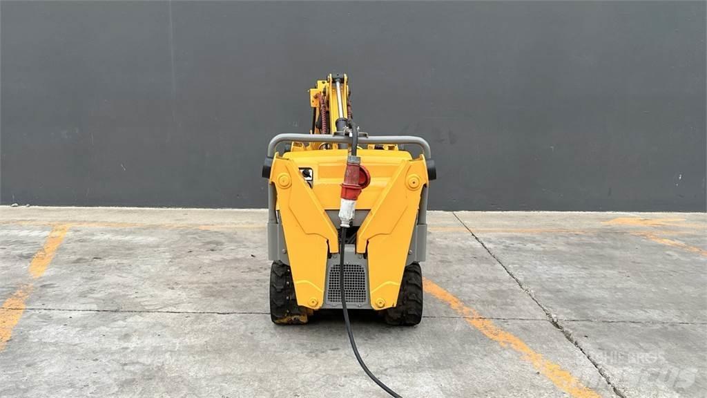 Brokk 90 Mini rýpadla < 7t