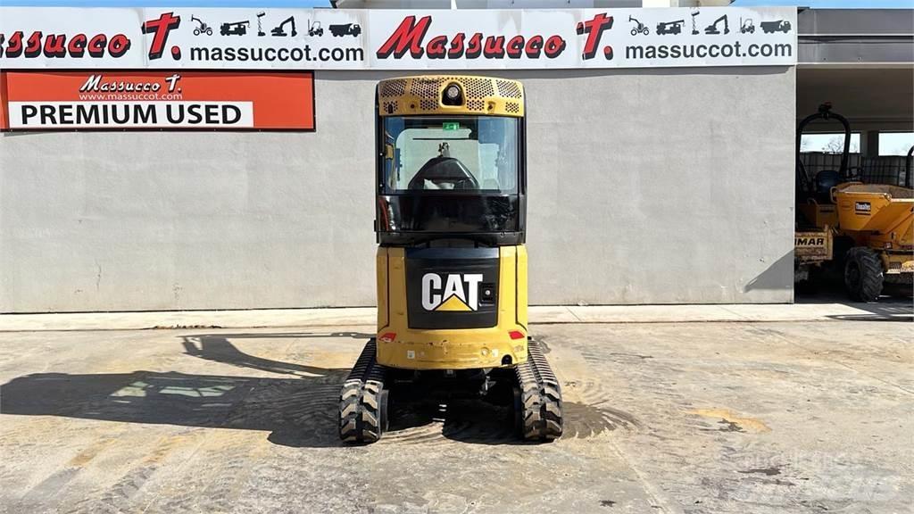 CAT 302CR Mini rýpadla < 7t