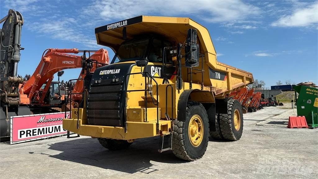 CAT 770 Vyklápěcí dempry