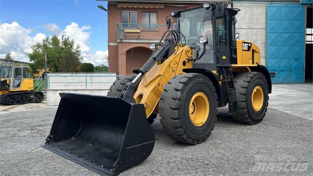 CAT 924H Kolové nakladače
