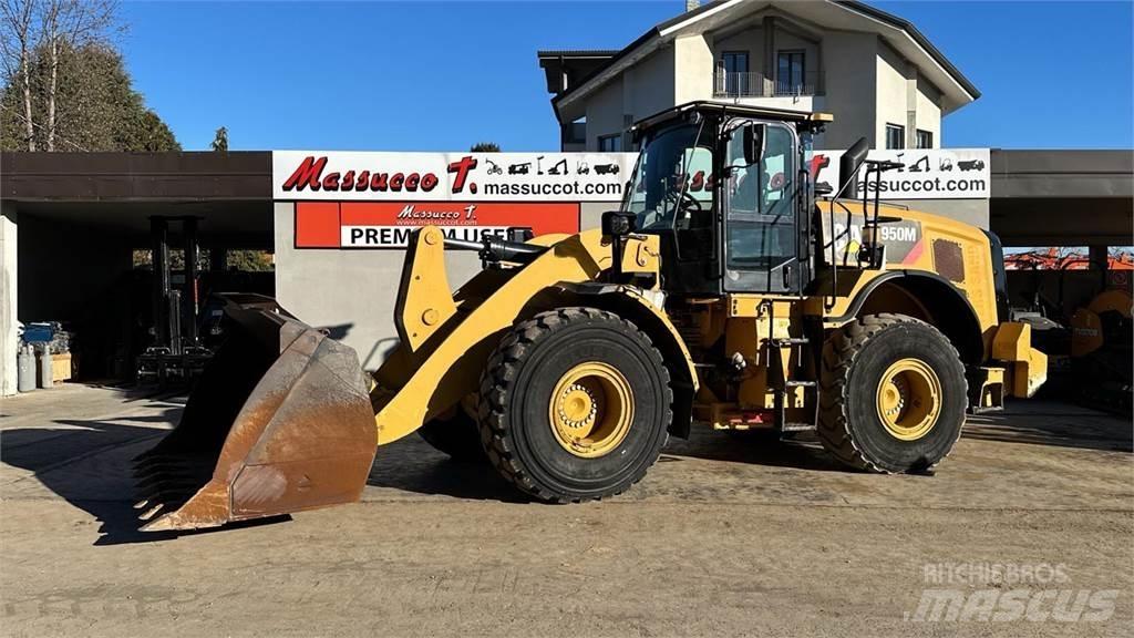 CAT 950M Kolové nakladače