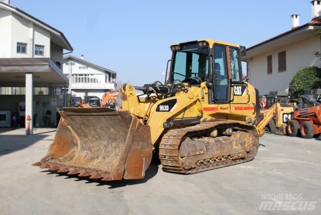 CAT 963D Kolové nakladače