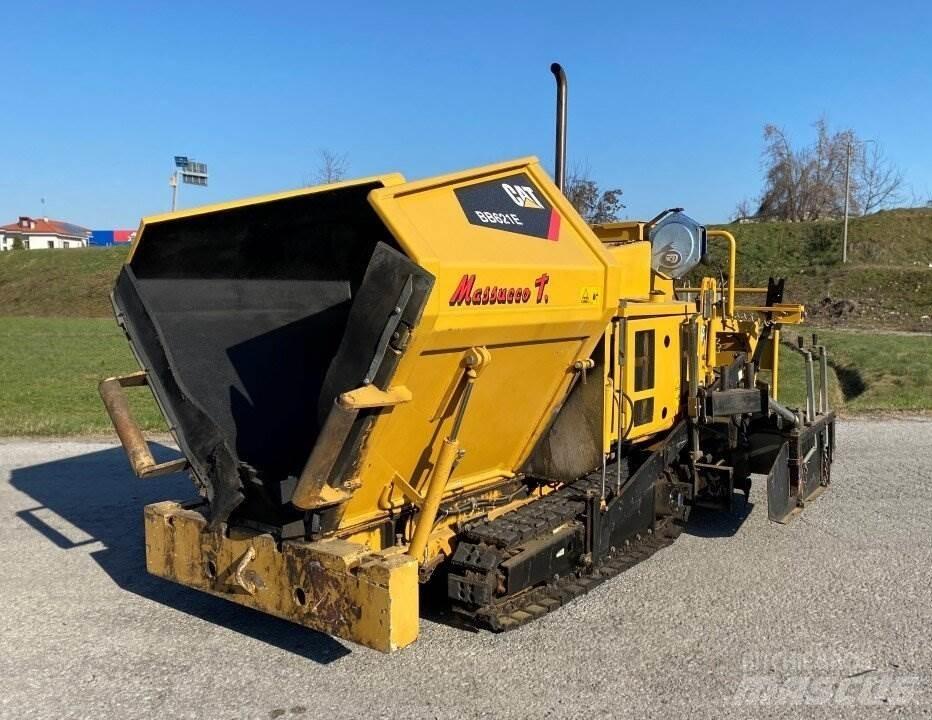 CAT BB621E Finišery