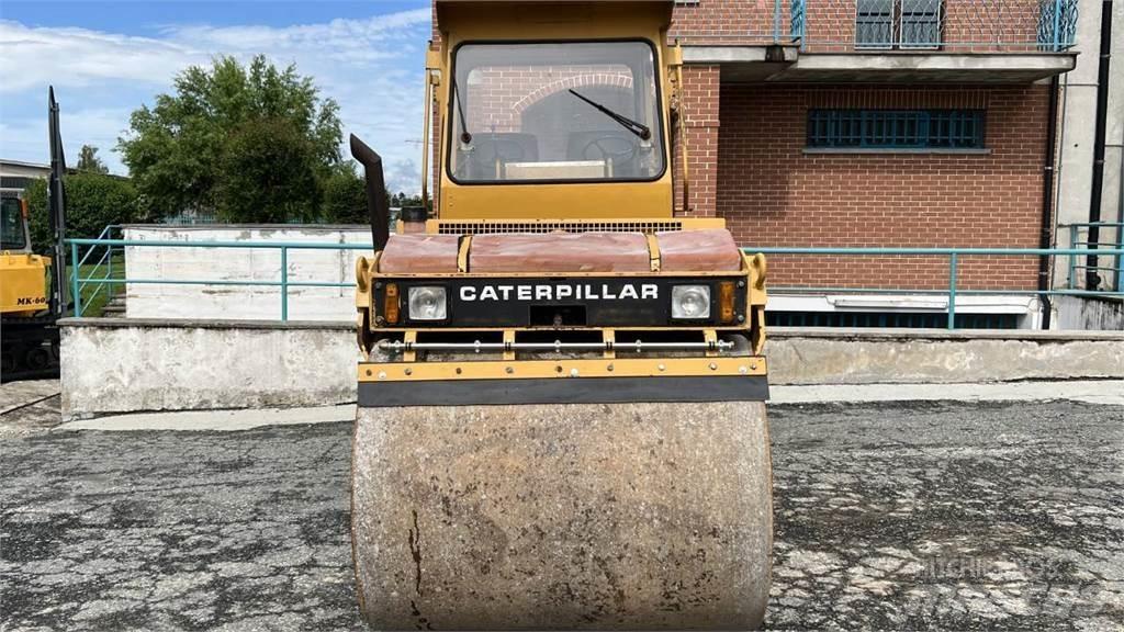CAT CB-424 Půdní kompaktory
