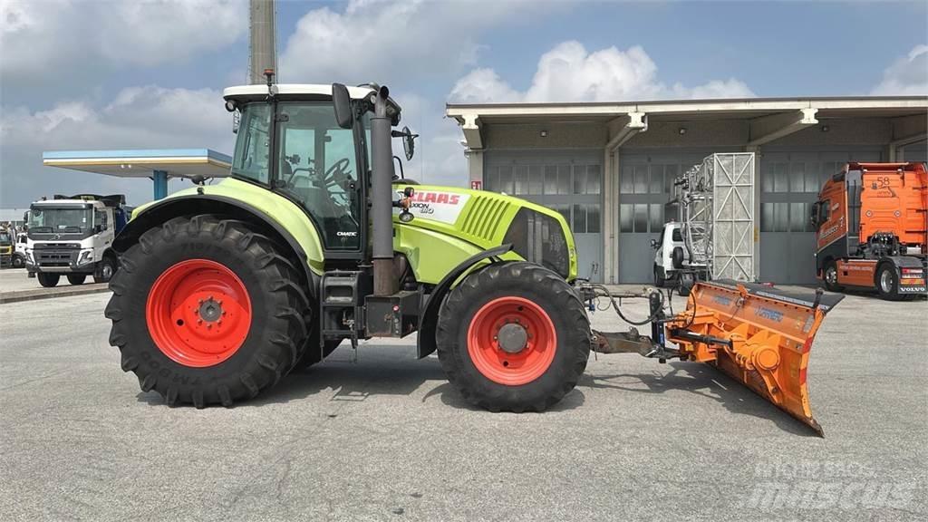 CLAAS Axion 810 4x4 Sněžné pluhy, přední sněhové radlice