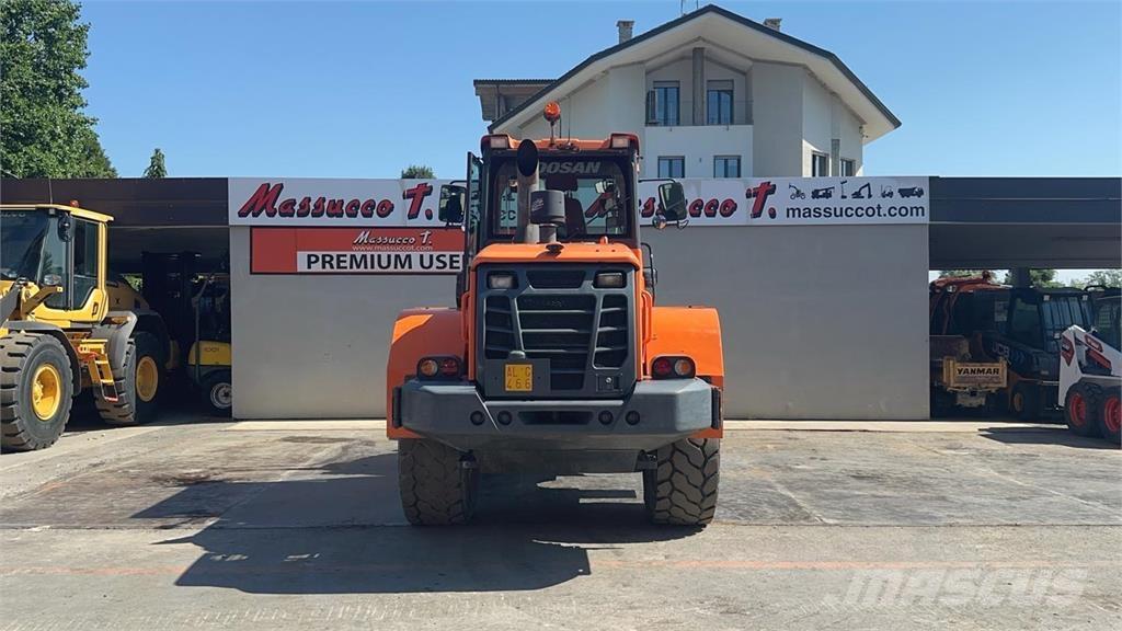 Doosan DL250-5 Kolové nakladače