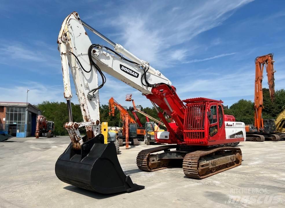 Doosan DX340 LC Pásová rýpadla
