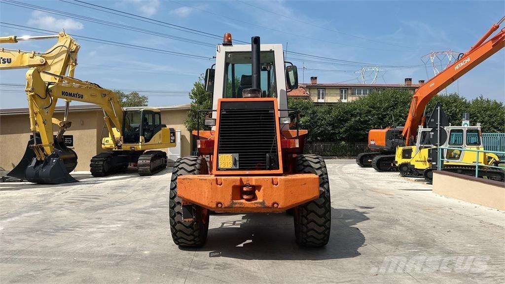 Fiat-Hitachi FR90 4X4 Kolové nakladače