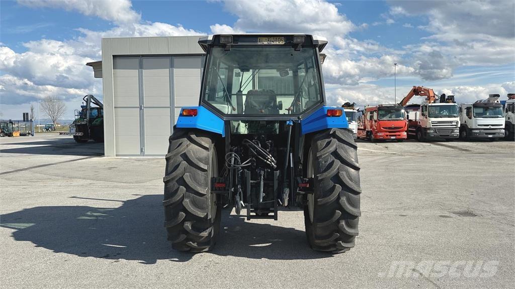 Ford 8240 4x4 Sněžné pluhy, přední sněhové radlice