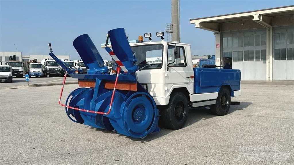  Fresia F60 4X4 Sněžné pluhy, přední sněhové radlice