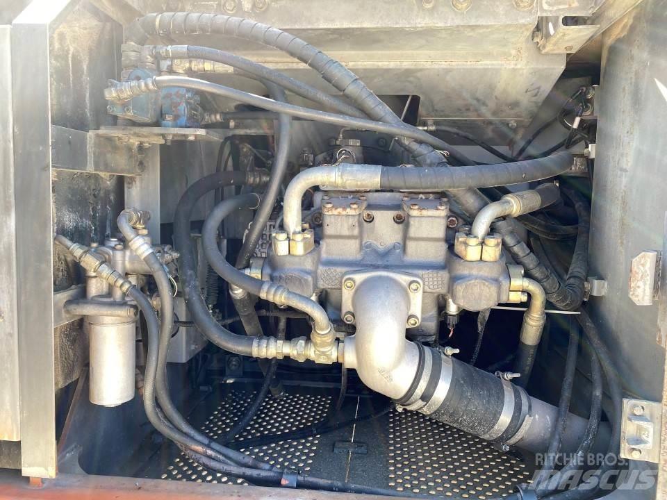 Hitachi EX230LCK Pásová rýpadla