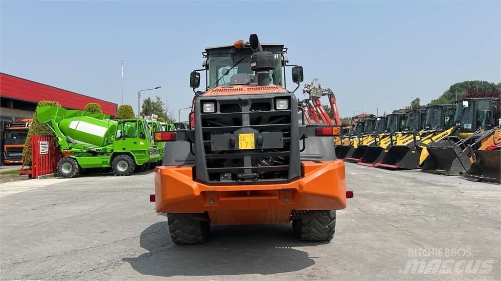 Hitachi ZW180-6 Kolové nakladače