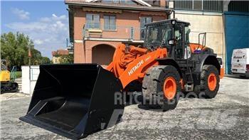 Hitachi ZW220-5B Kolové nakladače