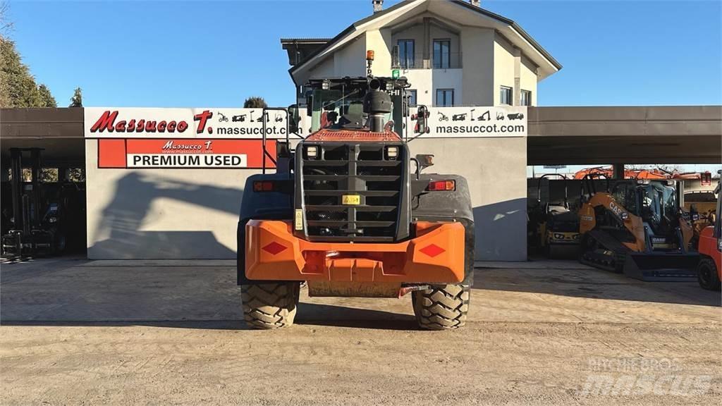 Hitachi ZW220-6 Kolové nakladače