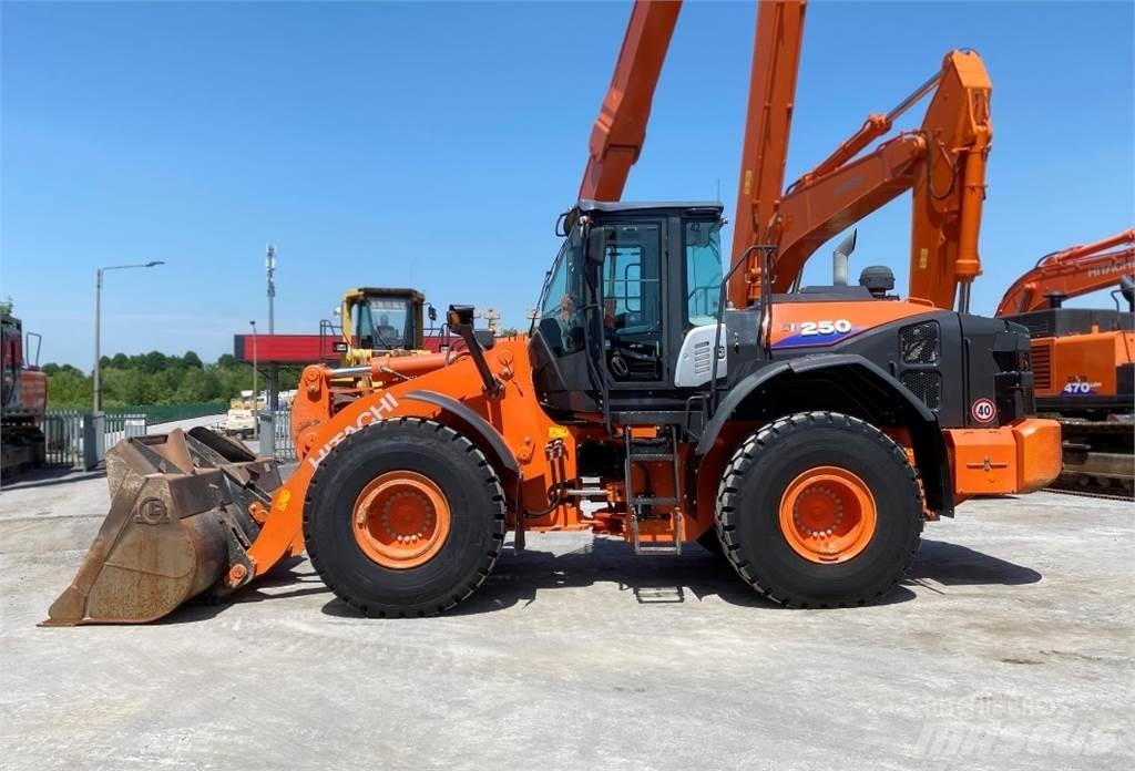 Hitachi ZW250-6 Kolové nakladače