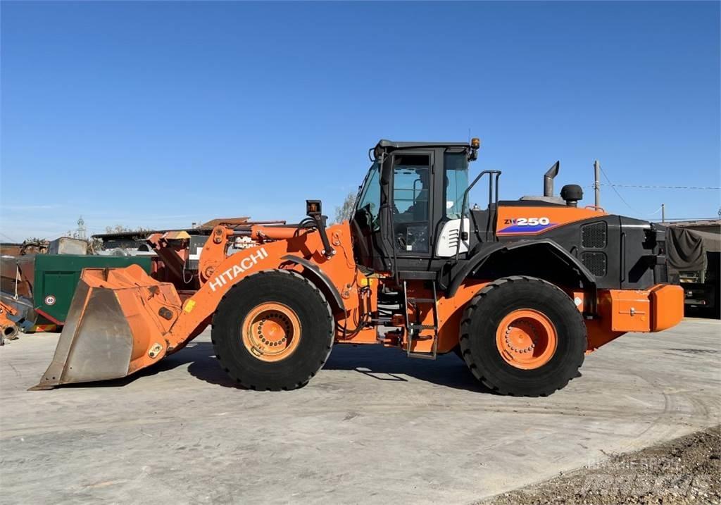 Hitachi ZW250-6 Kolové nakladače