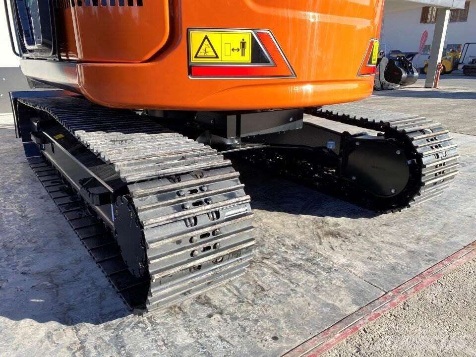 Hitachi ZX135US-7 Midi rýpadla 7t - 12t