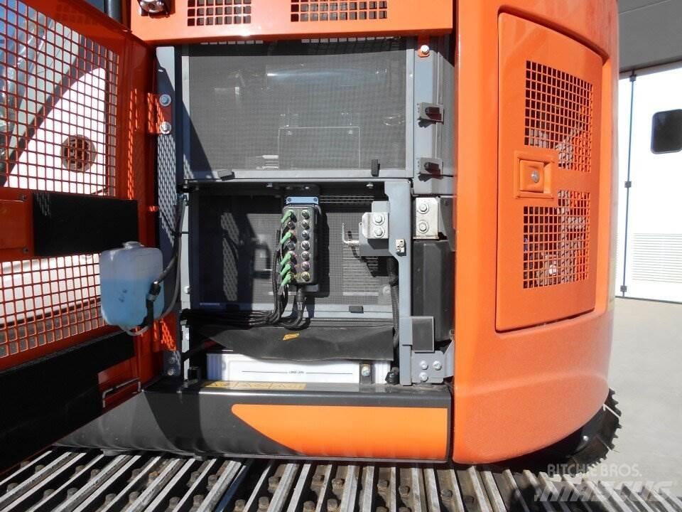 Hitachi ZX225-US6 Pásová rýpadla