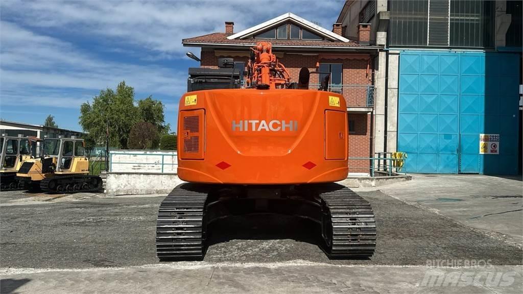 Hitachi ZX225USLC-5B Pásová rýpadla
