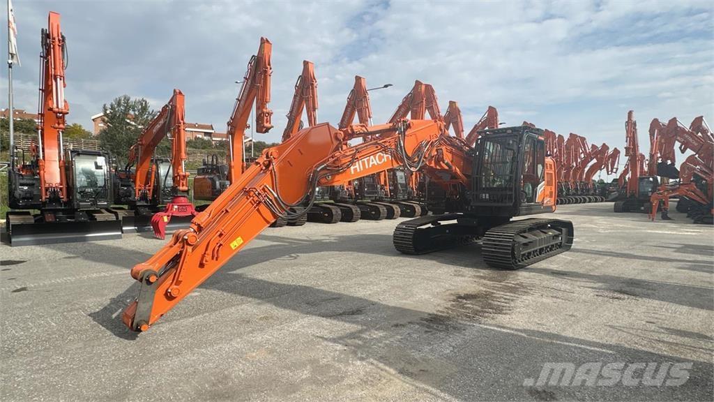 Hitachi ZX225USLC-7 Pásová rýpadla