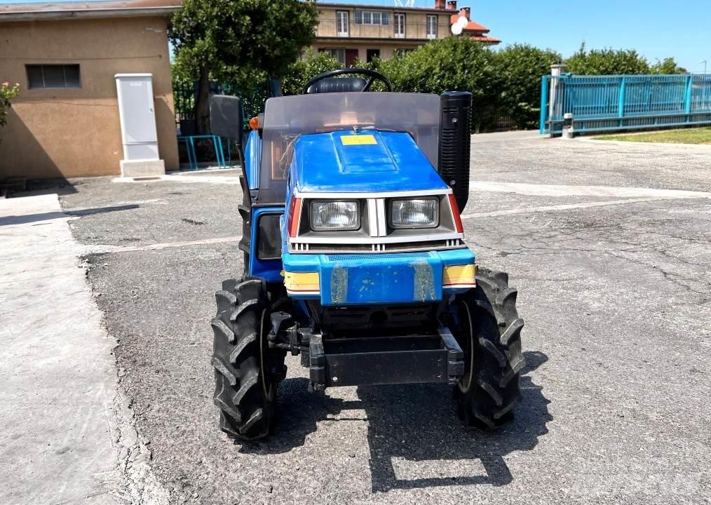 Iseki TU170F 4x4 Sněžné pluhy, přední sněhové radlice