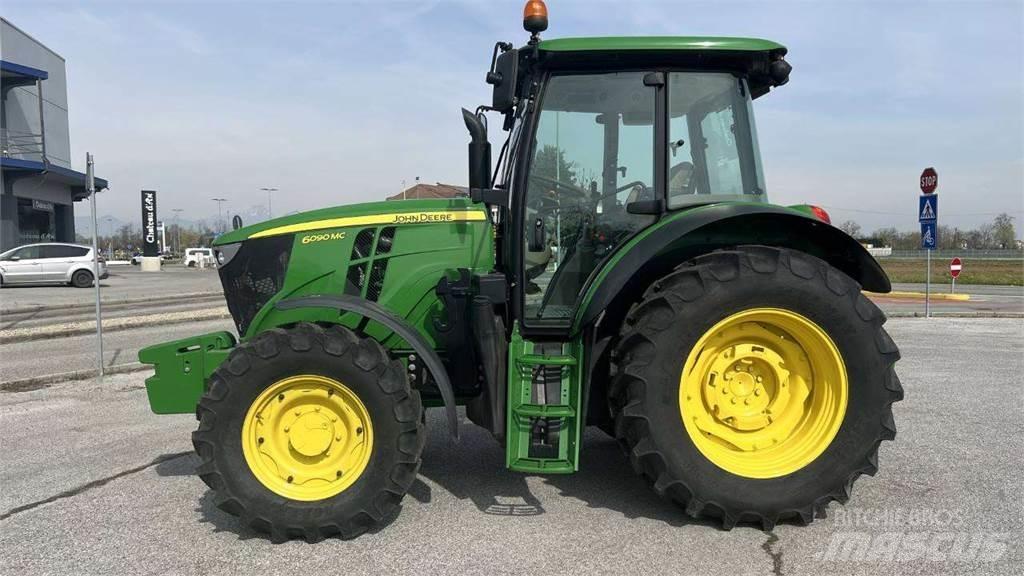 John Deere 6090MC 4X4 Sněžné pluhy, přední sněhové radlice