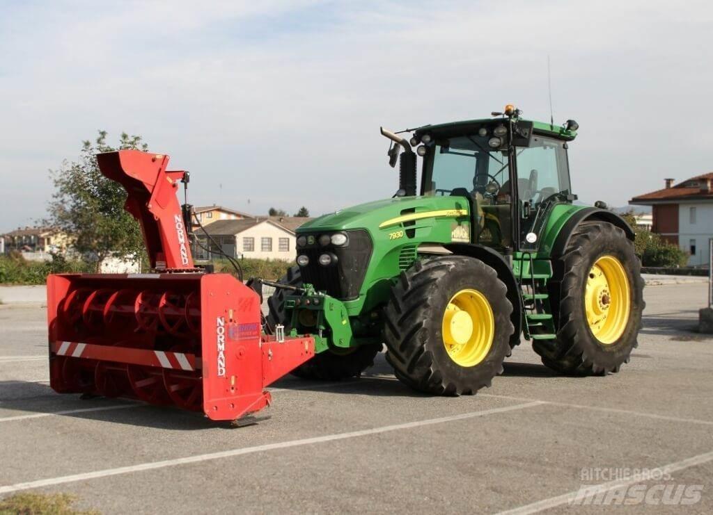 John Deere 7930 4X4 Sněžné pluhy, přední sněhové radlice