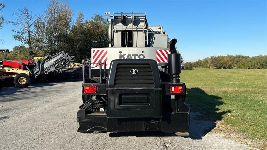 Kato KR 22H-11 4x4 Univerzální terénní jeřáby