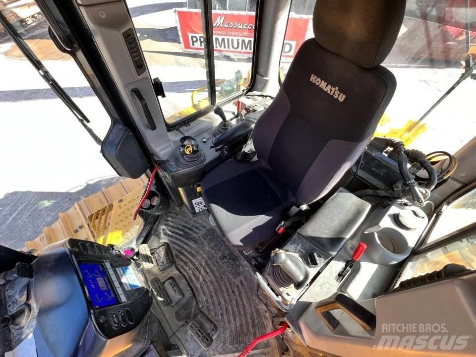 Komatsu D65 Pásové dozery