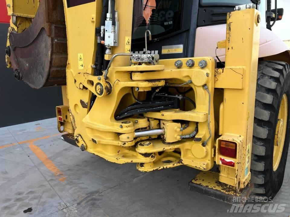 Komatsu WB93S-5E0 Rýpadlo-nakladače