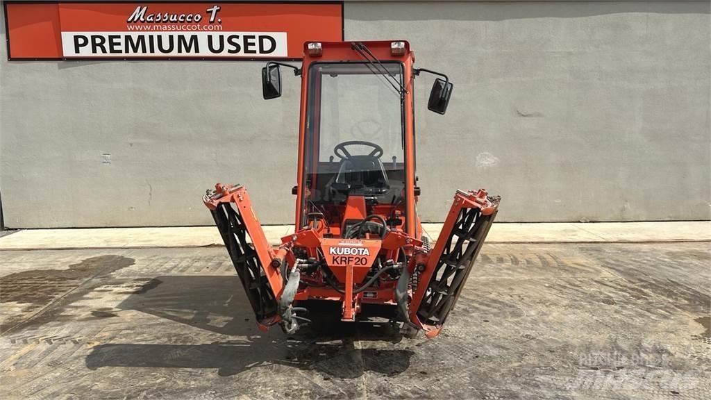 Kubota F2400 4X4 Sněžné pluhy, přední sněhové radlice