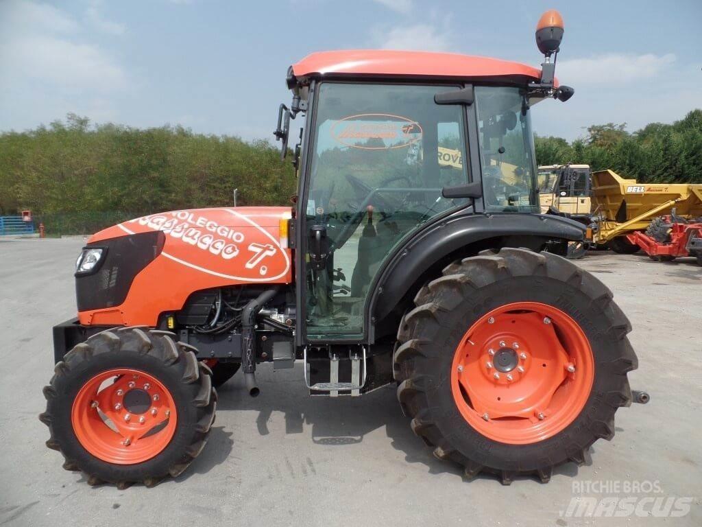 Kubota M8540N Sněžné pluhy, přední sněhové radlice