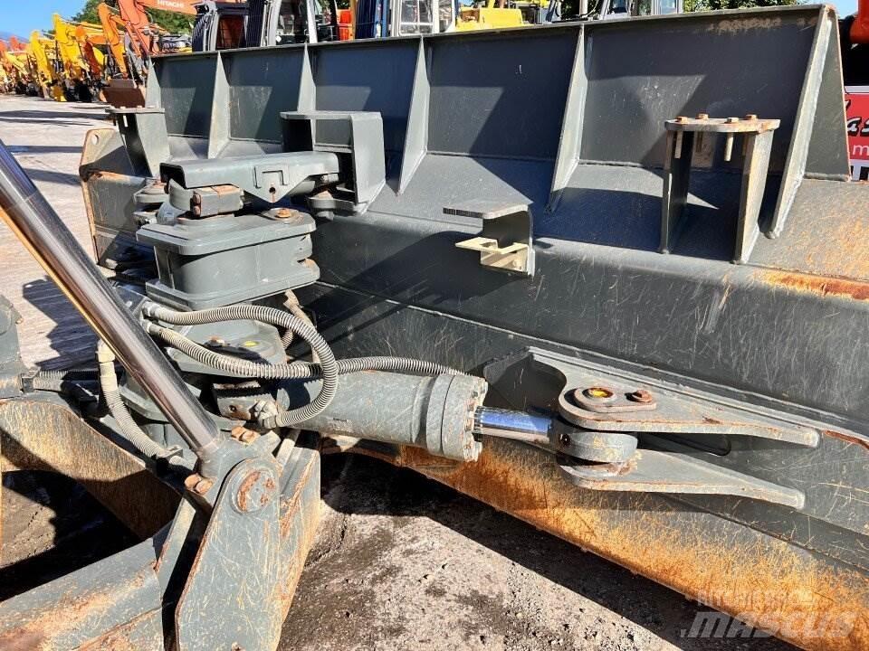 Liebherr 736 Pásové dozery