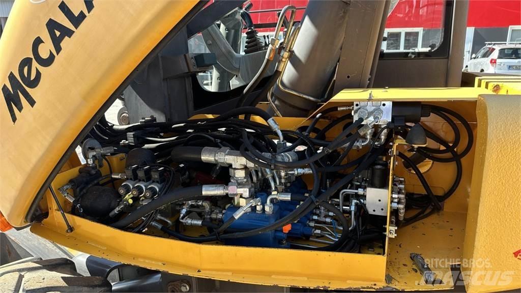 Mecalac 10MSX 4X4 Kolová rýpadla