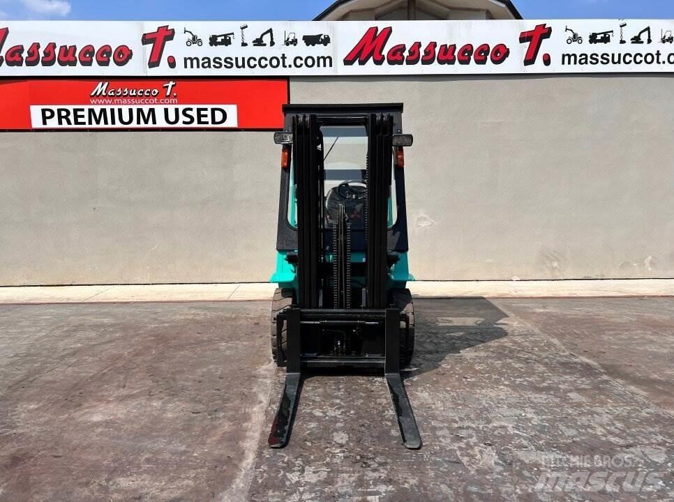 Mitsubishi FD25K Dieselové vozíky