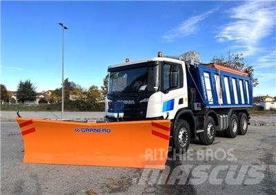 Scania P500 XT 8X4 Sněžné pluhy, přední sněhové radlice